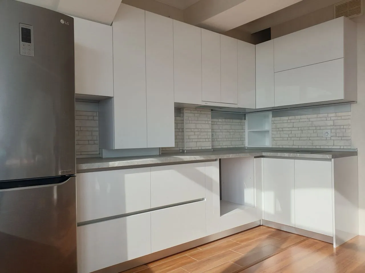 Bucatarie YA White #0044 (or. Chisinau)